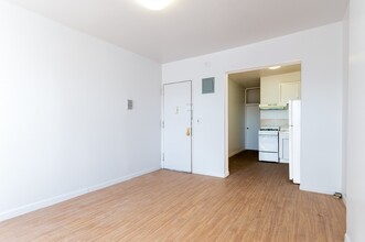 901 DeKalb Ave in Brooklyn, NY - Building Photo - Interior Photo