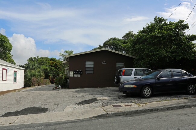 905 19th St in West Palm Beach, FL - Foto de edificio - Building Photo
