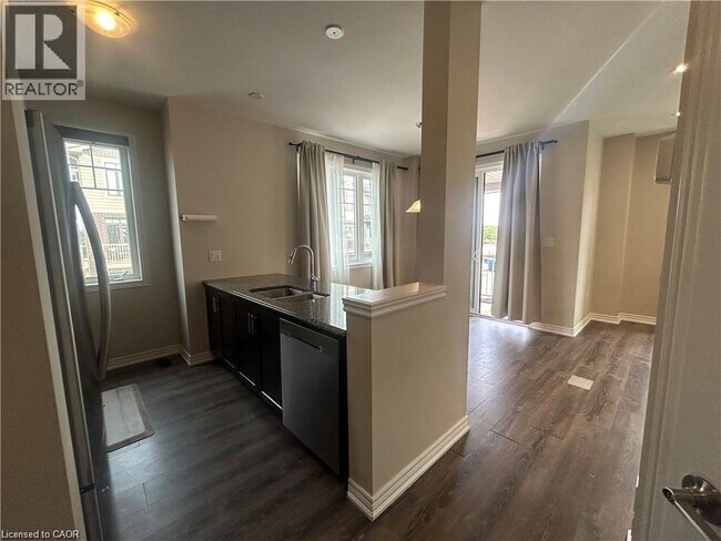 288 Glover Rd in Hamilton, ON - Building Photo - Building Photo