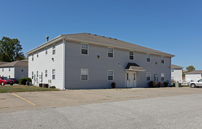 Uptegrove Apartments in Knob Noster, MO - Building Photo - Building Photo