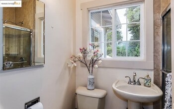 6454 Mokelumne Ave in Oakland, CA - Building Photo - Building Photo