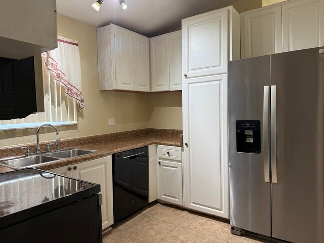 property at 4941 Marbella Rd N