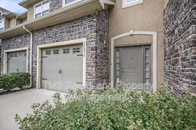 15872 Valley View Dr in Overland Park, KS - Building Photo - Building Photo