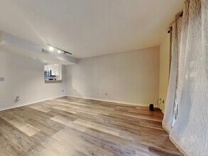 111 E 1st St in Jacksonville, FL - Building Photo - Building Photo