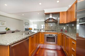440 Commercial St in Boston, MA - Building Photo - Building Photo