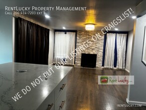 1230 SW 327th Pl in Federal Way, WA - Building Photo - Building Photo