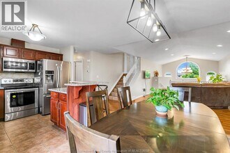 4274 Canberra Ave in Windsor, ON - Building Photo - Building Photo