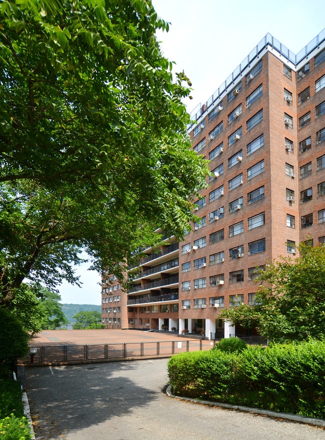 Highpoint on the Hudson in Bronx, NY - Building Photo - Building Photo