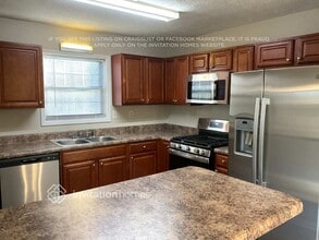 4032 Cindy Dr in Douglasville, GA - Foto de edificio - Building Photo