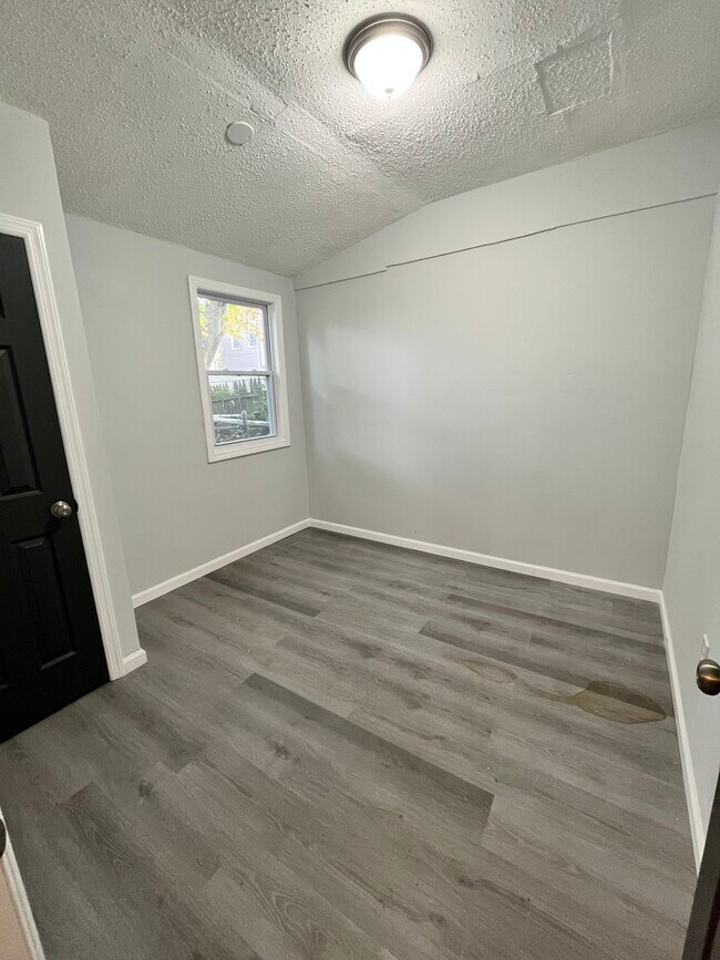 74 Clerk St in Jersey City, NJ - Building Photo - Building Photo