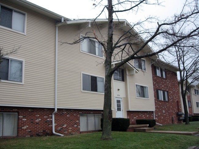 Lakeview Apartments in Haslett, MI - Building Photo - Building Photo