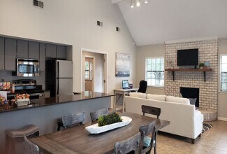 The Mark Apartments in Meridian, MS - Building Photo - Interior Photo