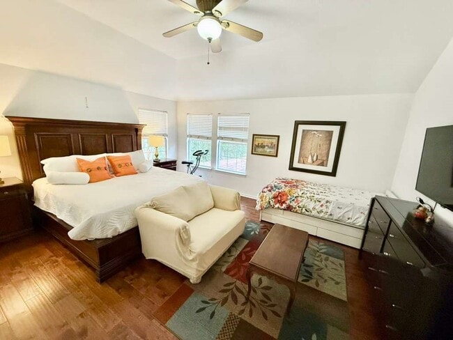 property at 65 S Hidden View Cir