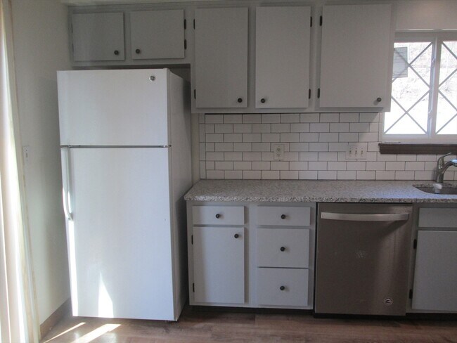 114 Clark St in Belmont, MA - Building Photo - Building Photo