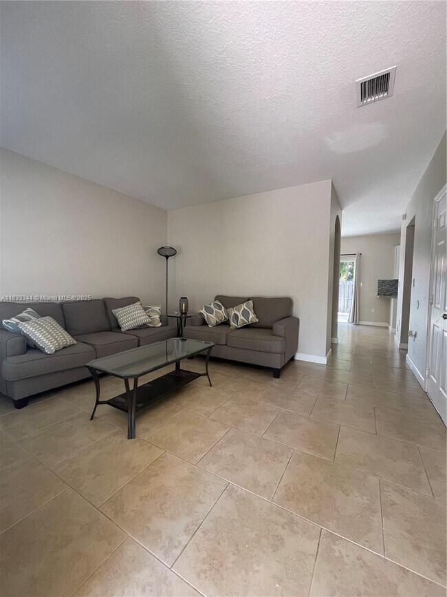 4129 NE 26th St in Homestead, FL - Building Photo - Building Photo