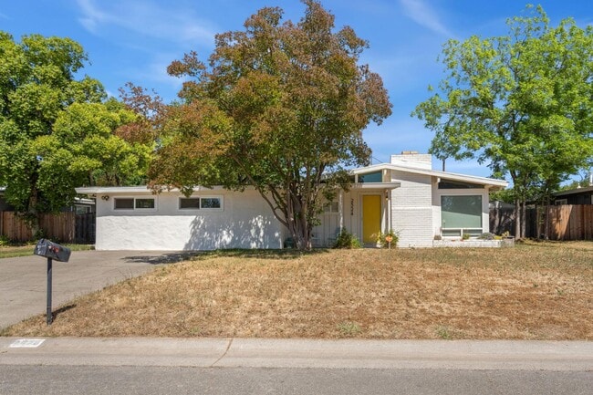 2524 Landwood Way