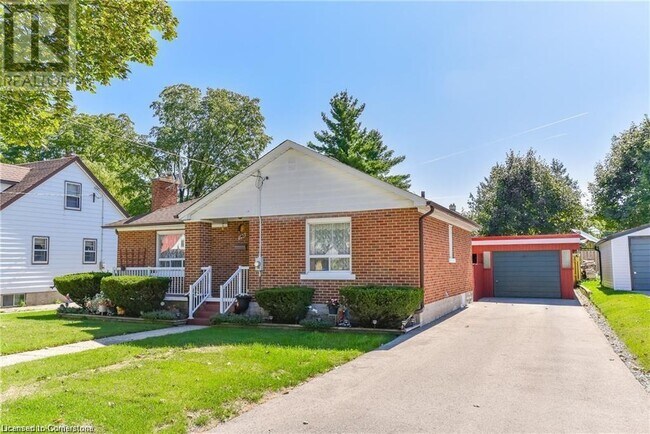 143 Talbot St in Kitchener, ON - Building Photo - Building Photo