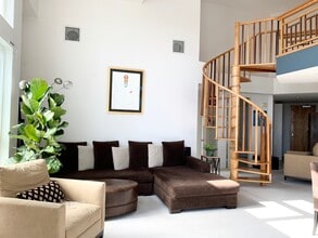 12222 Wilshire Blvd, Unit Penthouse 12 in Los Angeles, CA - Building Photo - Building Photo