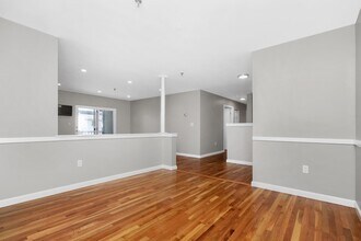 38 Carter St, Unit 208 in Everett, MA - Building Photo - Building Photo