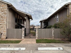 8617 Putnam Dr in Austin, TX - Building Photo