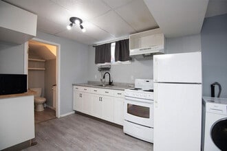 6106 51 Ave in Cold Lake, AB - Building Photo - Building Photo