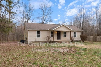 1011 E Pruett Rd in Dickson, TN - Building Photo - Building Photo