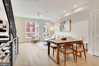 922 N 15th St in Philadelphia, PA - Building Photo - Building Photo