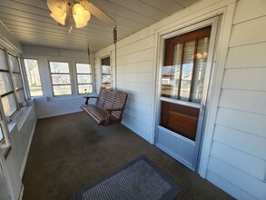 1050 Walnut St in Clinton, IN - Building Photo - Building Photo