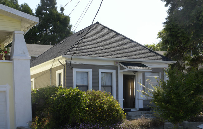 3248 Dakota St in Oakland, CA - Building Photo - Building Photo