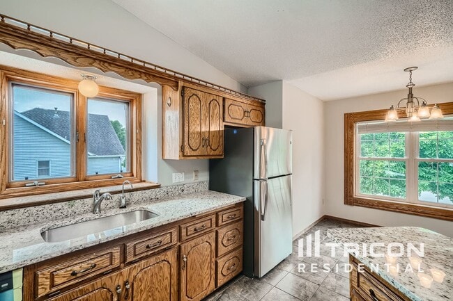 4840 Evergreen Ln N in Plymouth, MN - Building Photo - Building Photo