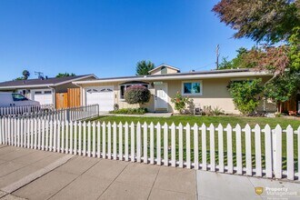4728 Parkwest Dr in San Jose, CA - Building Photo - Building Photo