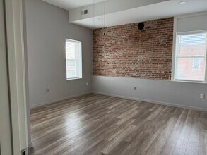 101 E Saint Louis St, Unit 1A in Pacific, MO - Building Photo - Building Photo