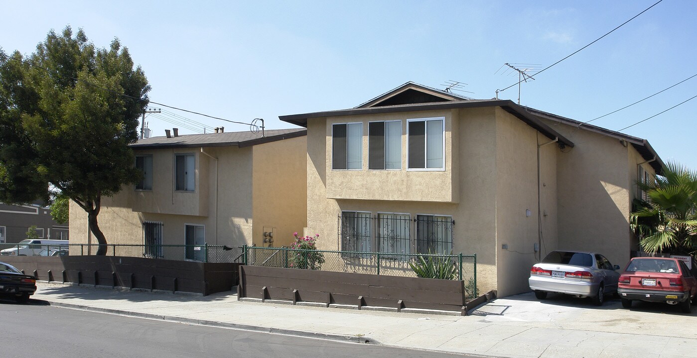 1031 E 24th St in Oakland, CA - Foto de edificio