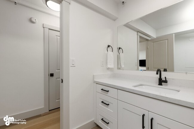 1020 W 12th Ave in Anchorage, AK - Building Photo - Building Photo