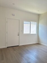 9521 Laurel St in Los Angeles, CA - Building Photo - Building Photo