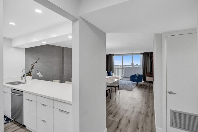 2780 NE 183rd St, Unit 1705 in Aventura, FL - Foto de edificio - Building Photo