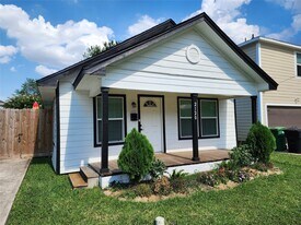 2120 Yates St in Houston, TX - Building Photo