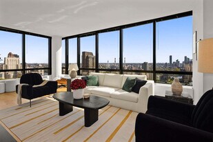420 E 61st St in New York, NY - Building Photo