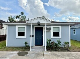 3910 Hoffman St in Houston, TX - Building Photo