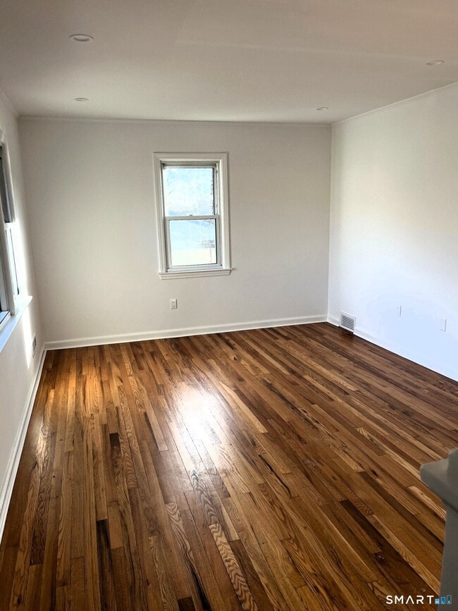 98 Wooster St in Bethel, CT - Building Photo - Building Photo