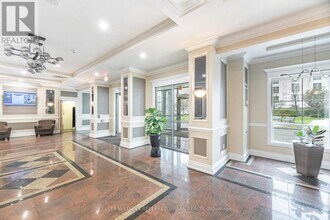 8 Rosebank Dr in Toronto, ON - Building Photo - Building Photo