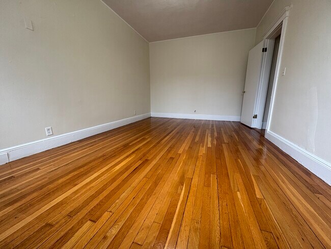 1868 Commonwealth Ave, Unit 2 in Boston, MA - Building Photo - Building Photo