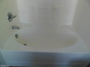 924 Southmoor Dr in Virginia Beach, VA - Building Photo - Building Photo