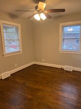 114 N Meade St-Unit -Unit B in Greenville, NC - Foto de edificio - Building Photo