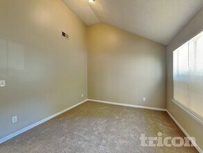 5606 Wellborn Creek Dr in Lithonia, GA - Building Photo - Building Photo