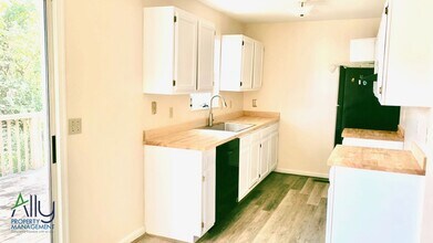 506 Moseley Dr in Charlottesville, VA - Building Photo - Building Photo