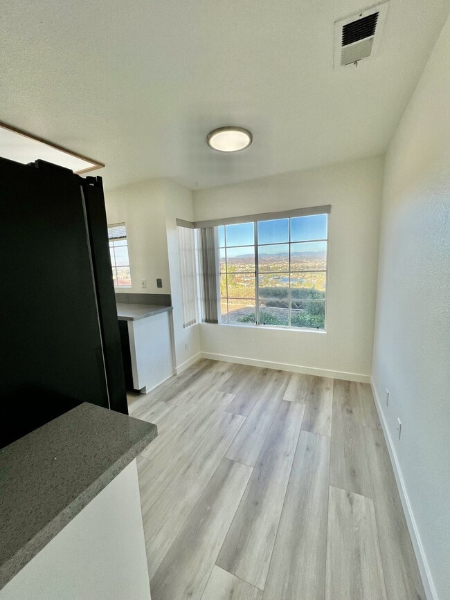1696 Via Inspirar in San Marcos, CA - Building Photo - Building Photo