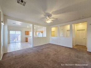 184 Mt Earl Ave in Henderson, NV - Building Photo - Building Photo