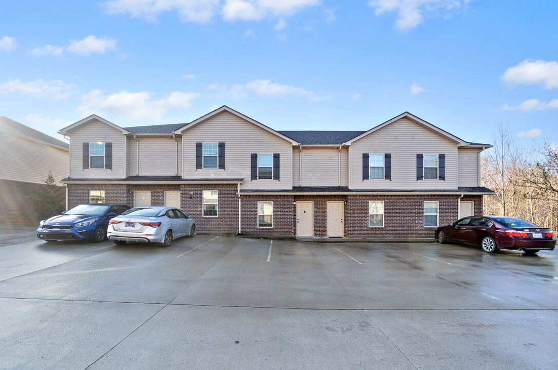 1110 Ash Ridge Dr in Clarksville, TN - Foto de edificio