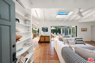 31562 Broad Beach Rd in Malibu, CA - Building Photo - Building Photo